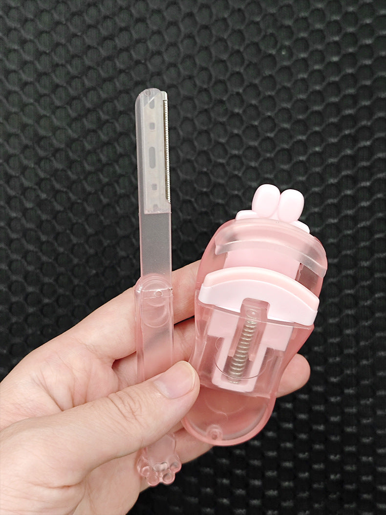 Wide-Angle Eyelash Curler – Gentle Fit for Female Eye Shape, No Pinching, Portable & Cute Design for Daily Makeup & Travel