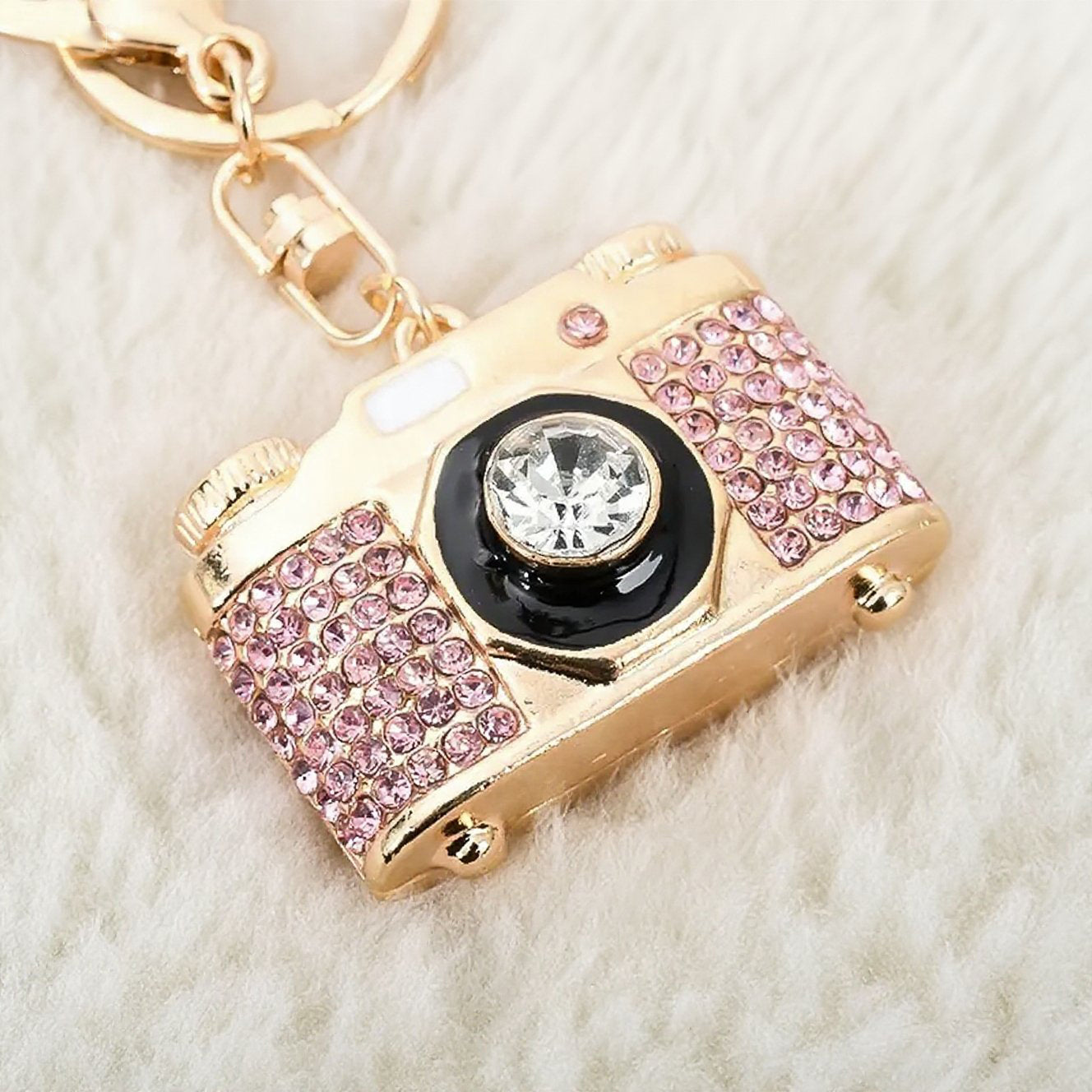 Luxury Rhinestone Camera Keychain – Sparkling Retro Photo Charm for Car Keys, Handbag & Backpack | Perfect Gift for Photographers & Women