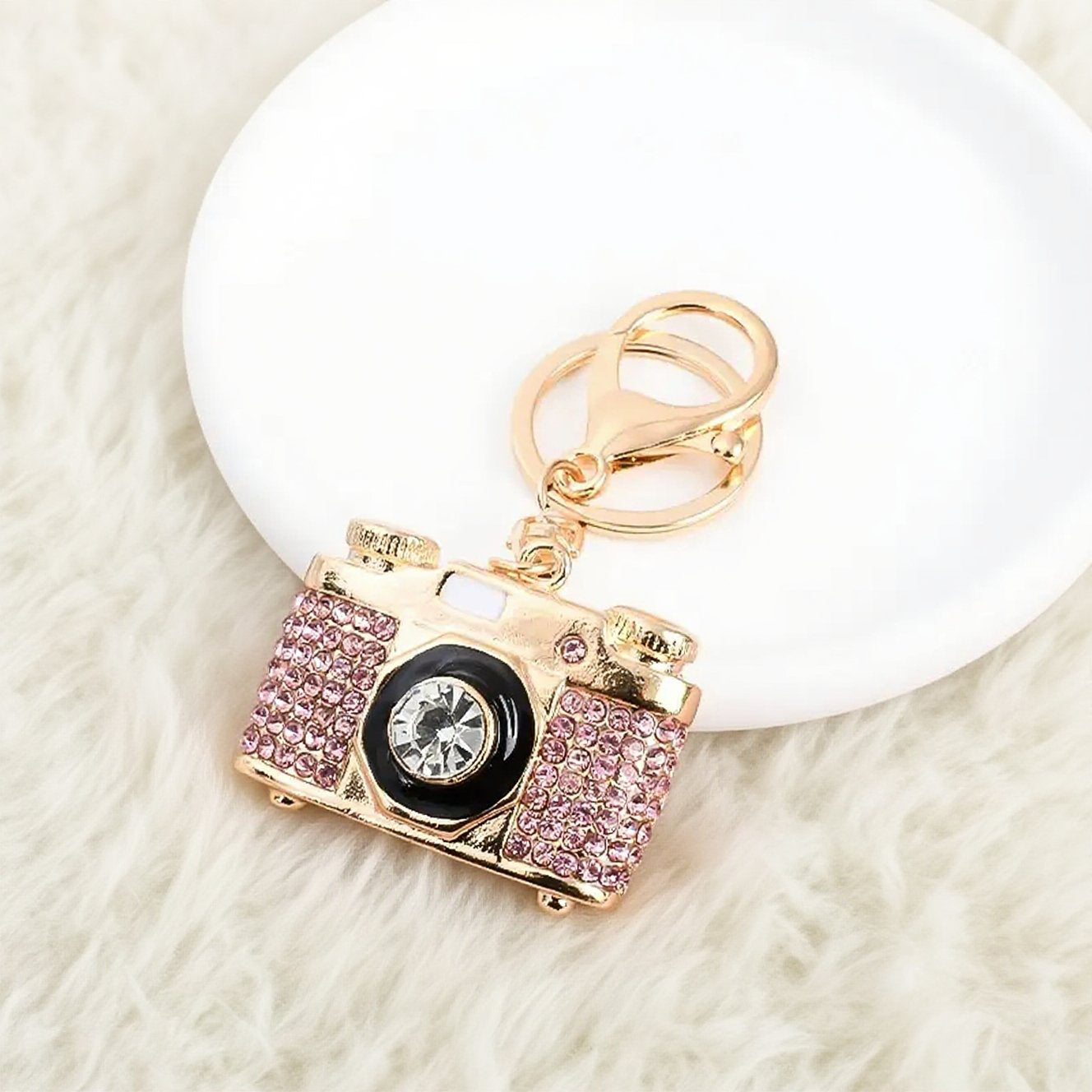 Luxury Rhinestone Camera Keychain – Sparkling Retro Photo Charm for Car Keys, Handbag & Backpack | Perfect Gift for Photographers & Women